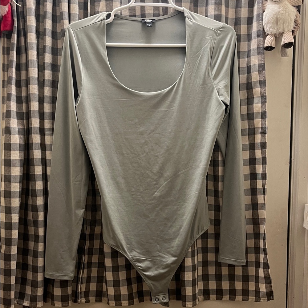 Express Long Sleeve Bodysuit in Light Green